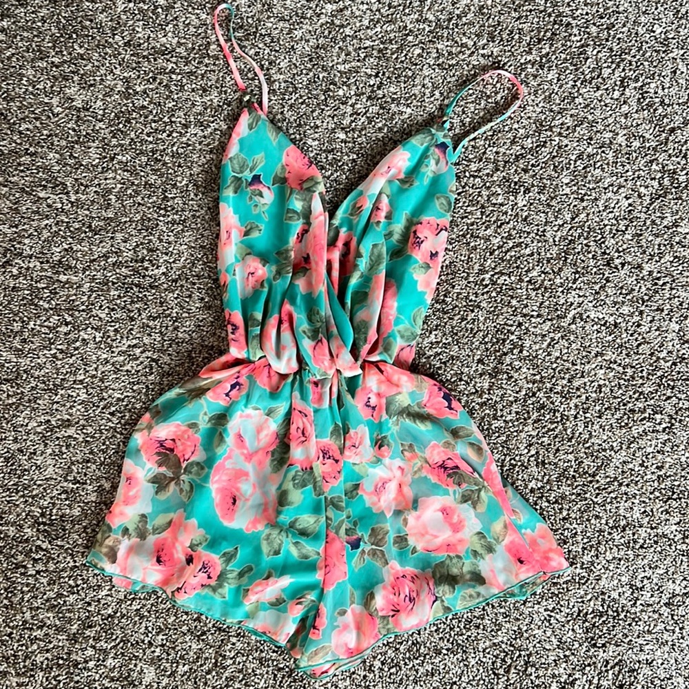 Charlotte russe women’s romper